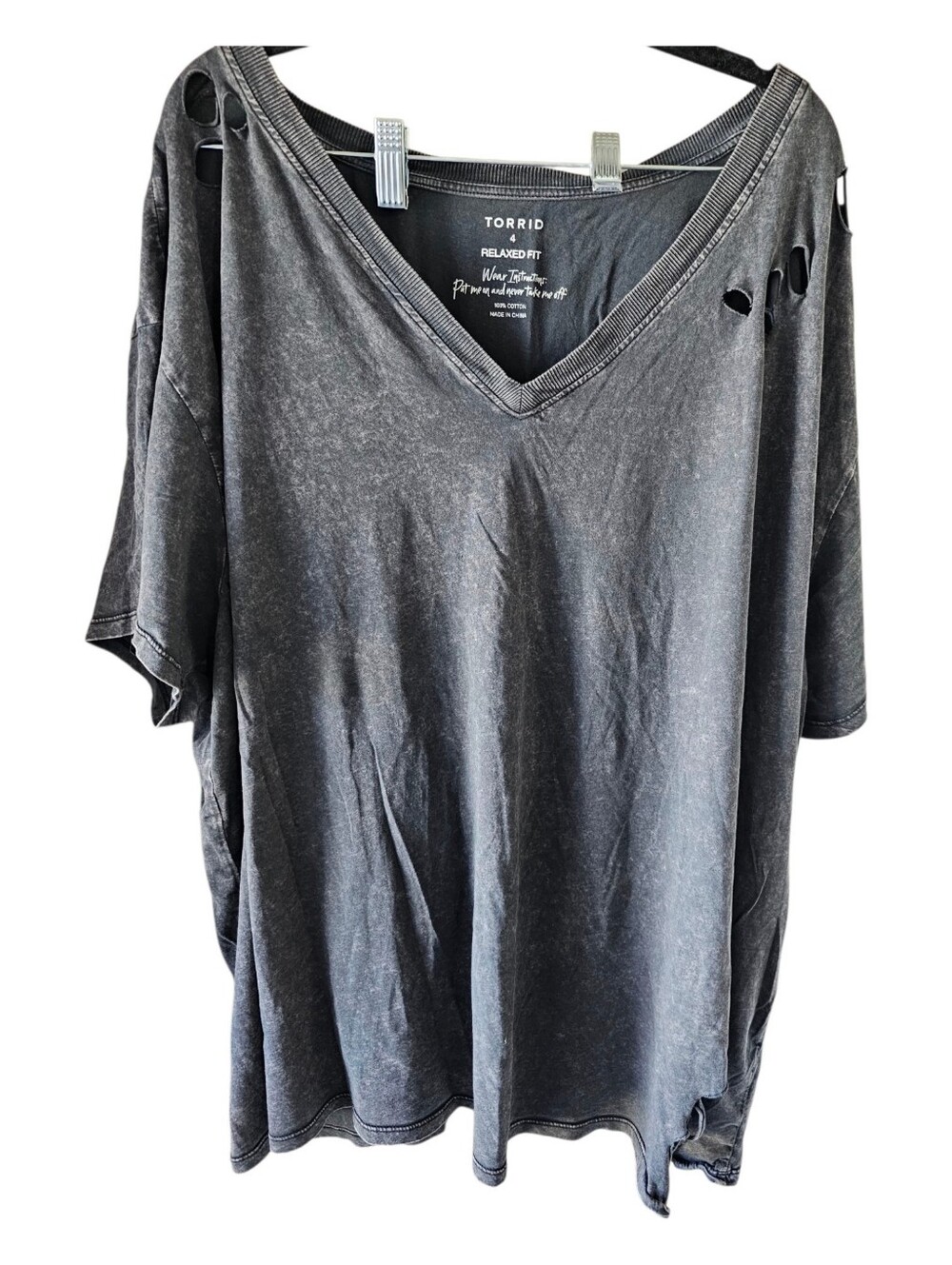 Torrid Vintage Cotton Jersey V-Neck Relaxed Distressed Tee Shirt Gray 4